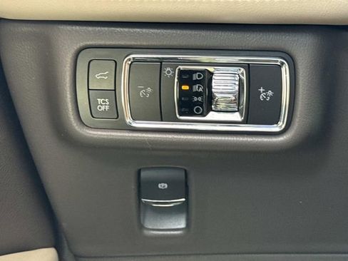 Certified 2023 Lincoln Nautilus AWD w/ Premium Package image 21