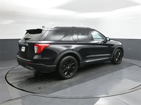 Used 2021 Ford Explorer Limited w/ Equipment Group 301A image 11