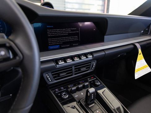 Used 2025 Porsche 911 Carrera image 16