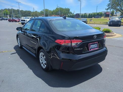 Used 2025 Toyota Corolla LE FWD image 8