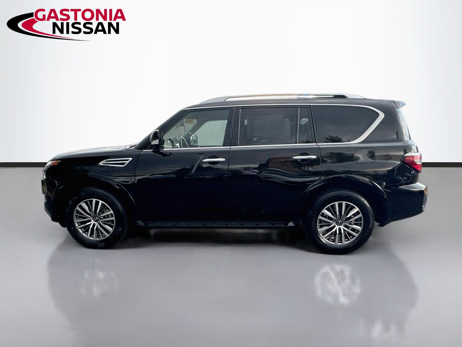 Used 2024 Nissan Armada SL w/ Captain's Chairs Package AWD/4WD image 5