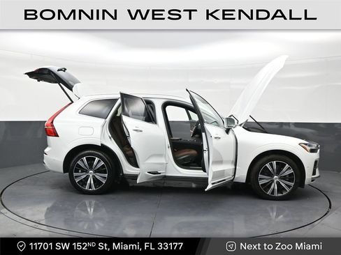 Used 2023 Volvo XC60 T8 Plus image 29