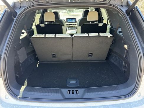 New 2026 Lincoln Aviator Black Label w/ Dynamic Handling Package image 25