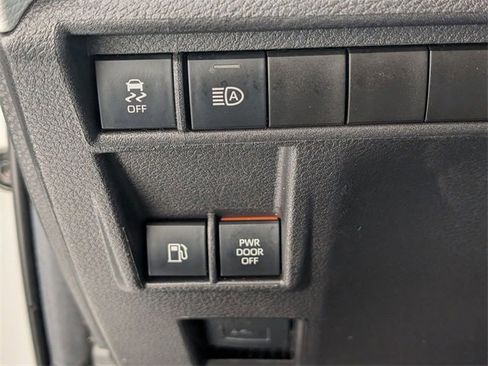 Used 2025 Toyota Sienna XLE image 15