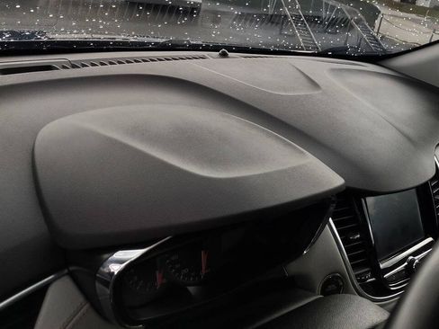 Used 2020 Chevrolet Trax Premier FWD image 12