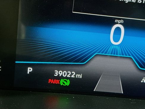 Used 2024 Volkswagen Tiguan Wolfsburg Edition image 18