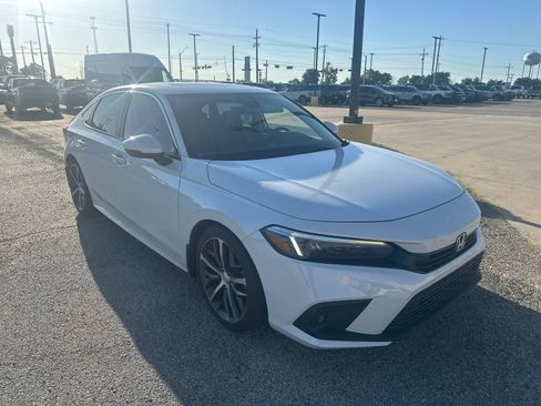 Used 2023 Honda Civic Touring image 7