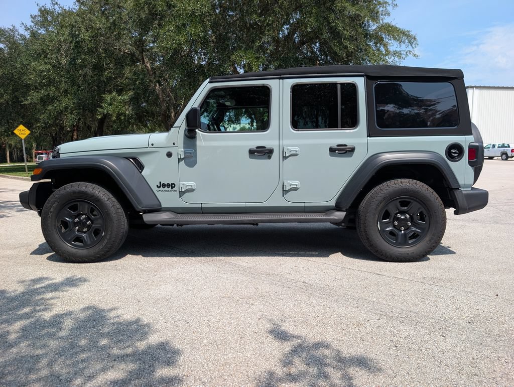Used 2024 Jeep Wrangler Unlimited Sport AWD/4WD image 5