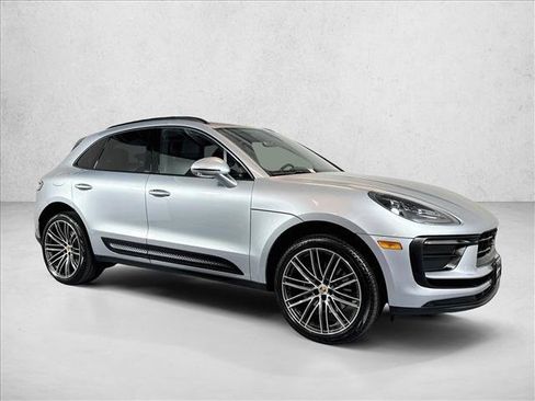 Certified 2026 Porsche Macan AWD/4WD image 7