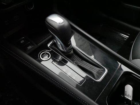 Used 2021 Nissan Kicks SR w/ SR Premium Package image 24