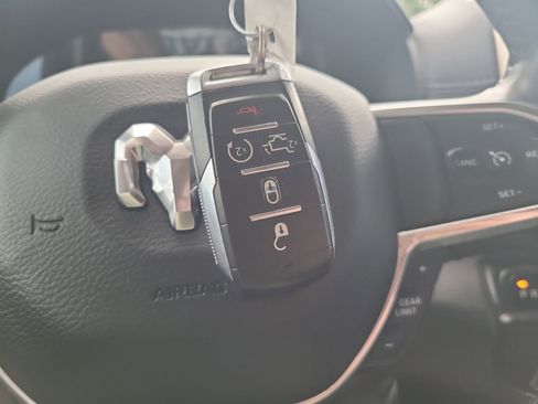 Used 2019 RAM 1500 Laramie RWD image 29