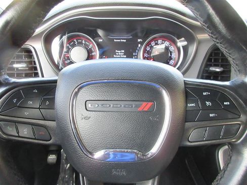 Used 2022 Dodge Challenger SXT image 14