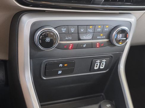 Used 2020 Ford EcoSport Titanium FWD image 21