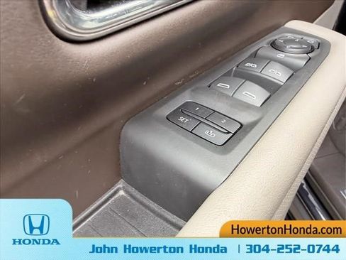 Used 2023 GMC Yukon SLT image 12