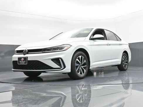 Used 2025 Volkswagen Jetta S image 21