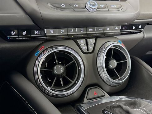 Used 2021 Chevrolet Camaro LT image 15