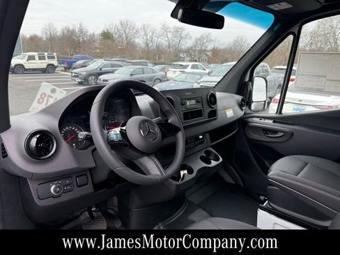 Used 2025 Mercedes-Benz Sprinter 2500 image 8