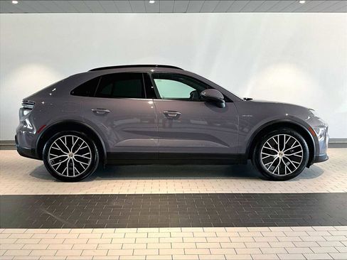 Used 2025 Porsche Macan Electric image 11