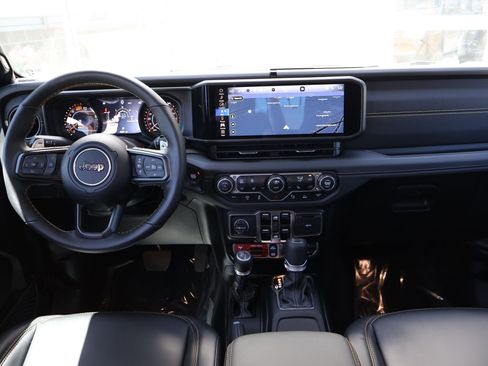 Used 2025 Jeep Wrangler Unlimited Rubicon 392 AWD/4WD image 24