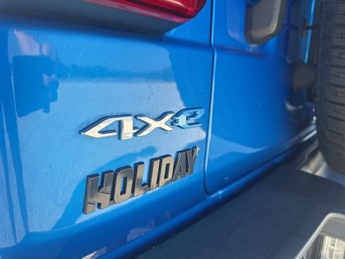 Used 2023 Jeep Wrangler Unlimited Sahara w/ Cold Weather Group image 11