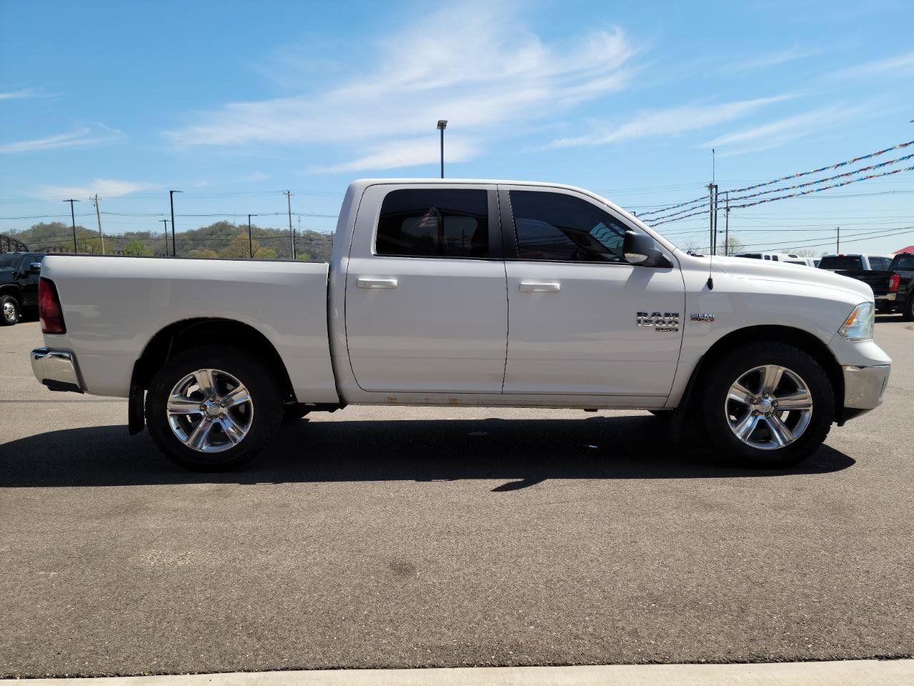 Used 2019 RAM 1500 Classic SLT w/ SLT Plus D←cor Group AWD/4WD image 20