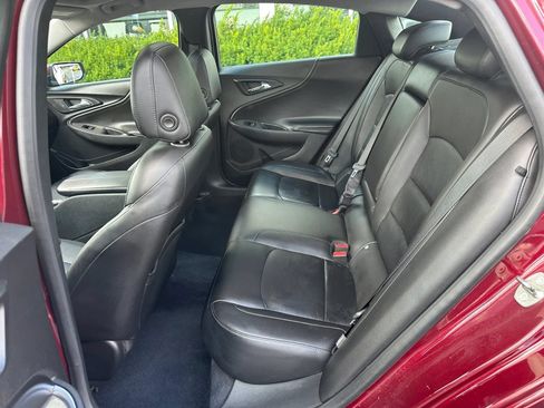 Used 2016 Chevrolet Malibu LT w/ Leather Package FWD image 11