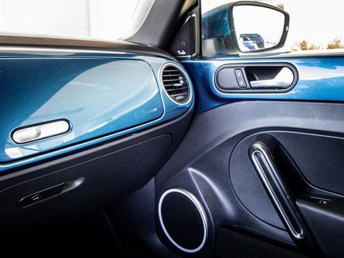 Used 2019 Volkswagen Beetle 2.0T SE image 36