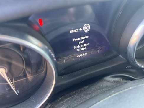 Used 2022 Jeep Wrangler Unlimited Sahara w/ Cold Weather Group AWD/4WD image 11