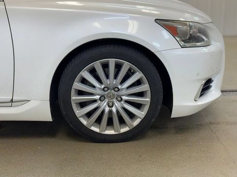 Used 2013 Lexus LS 460 AWD w/ Comfort Pkg image 4