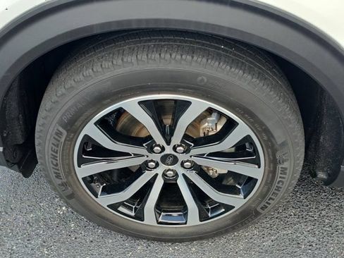 Certified 2023 Ford Explorer ST-Line w/ Class IV Trailer Tow Package RWD image 9