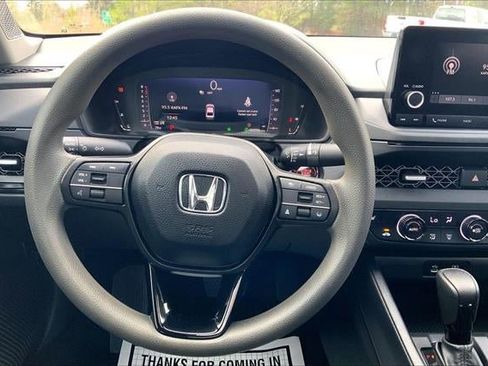 Used 2023 Honda Accord EX image 4