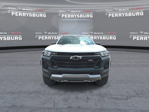 Used 2024 Chevrolet Colorado Trail Boss w/ Technology Package AWD/4WD image 3