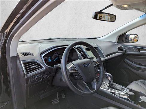 Used 2018 Ford Edge Titanium w/ Equipment Group 301A image 9