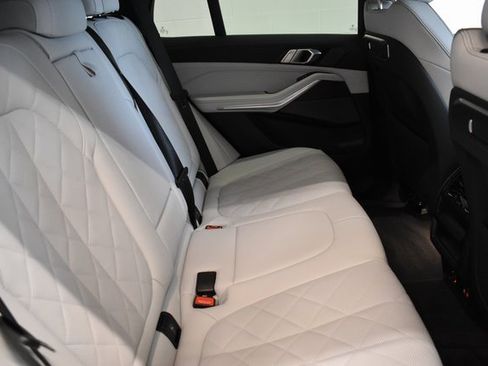 Used 2025 BMW X5 xDrive40i w/ Premium Package image 19