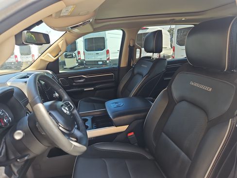 Used 2019 RAM 1500 Laramie AWD/4WD image 3