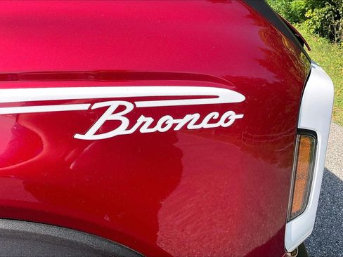 Certified 2026 Ford Bronco Heritage Edition AWD/4WD image 8