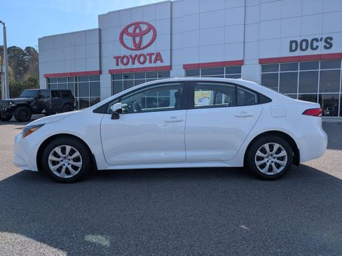 New 2026 Toyota Corolla LE image 2