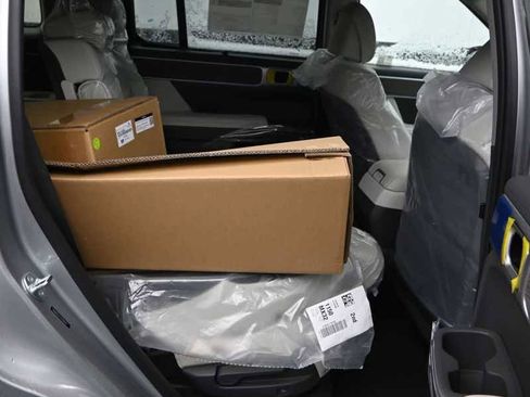 New 2026 Hyundai Santa Fe Limited image 12