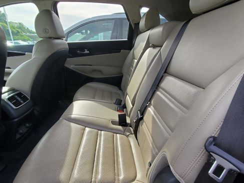Used 2020 Kia Sorento EX image 5