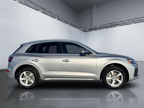 Used 2021 Audi Q5 2.0T Premium w/ Convenience Package image 3