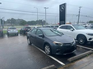Used 2015 Toyota Corolla LE FWD video 2