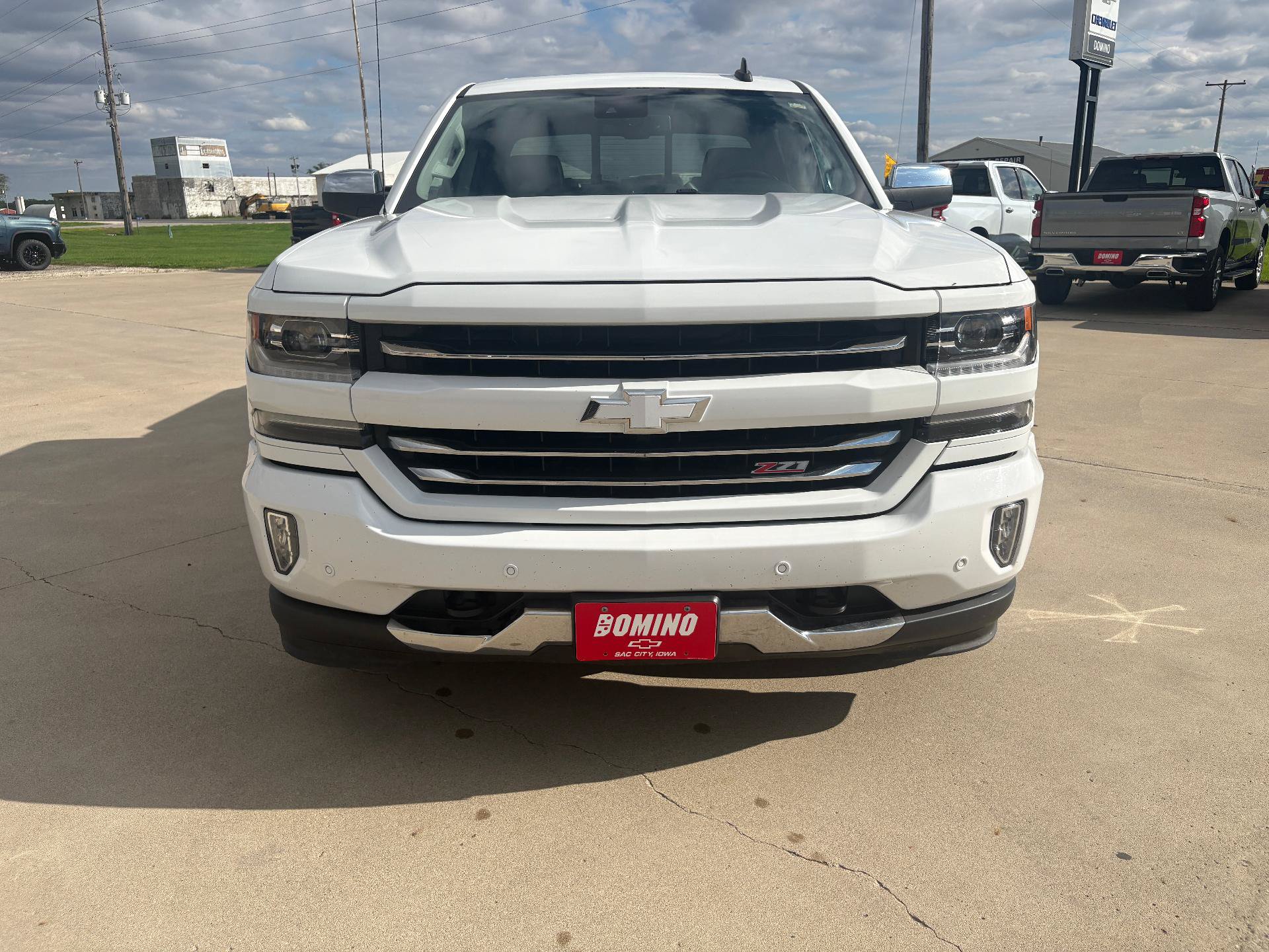 Used 2017 Chevrolet Silverado 1500 LTZ Z71 w/ LTZ Plus Package AWD/4WD image 9