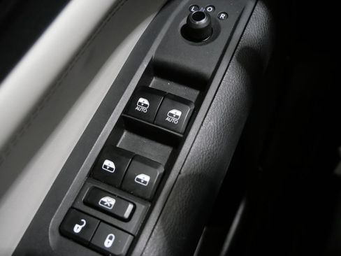 Used 2025 Jeep Compass Limited AWD/4WD image 13