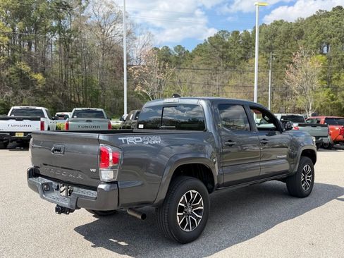 Used 2023 Toyota Tacoma TRD Sport w/ Advanced Technology Package image 3