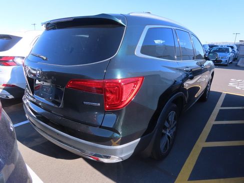 Used 2017 Honda Pilot Touring image 3