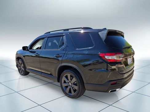 Certified 2023 Honda Pilot Sport image 8