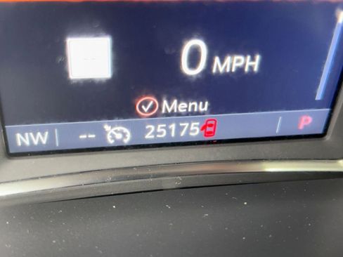 Certified 2023 GMC Acadia SLT image 18