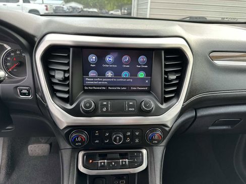 Used 2022 GMC Acadia SLE w/ Driver Convenience Package FWD image 21
