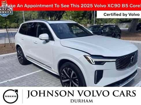 Used 2025 Volvo XC90 B5 Core AWD/4WD image 2