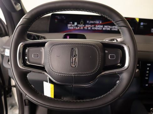 New 2025 Lincoln Navigator Reserve w/ Jet Appearance Package image 3